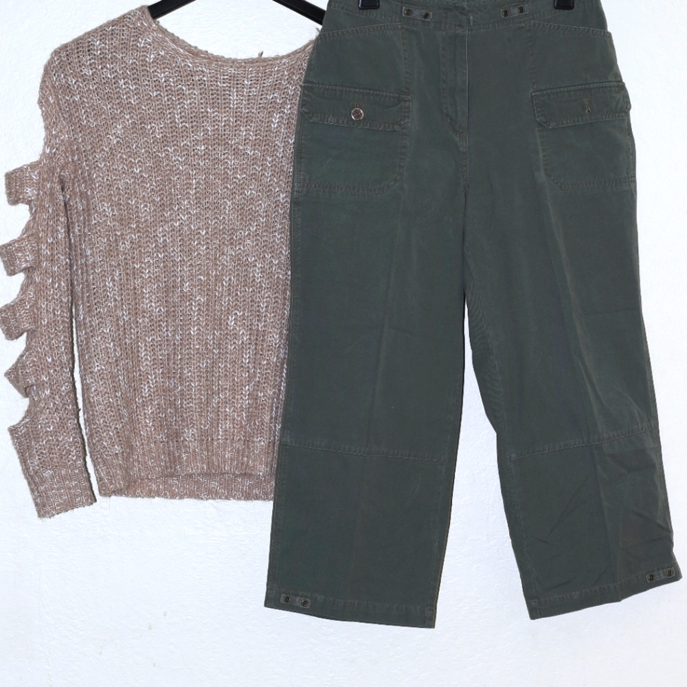Cozy Fall Outfit – Sweater + Cargo Pants (Size S / 8)